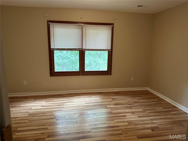 157 S Kings Road, Lake Sherwood, MO 63357