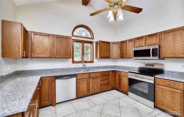 157 S Kings Road, Lake Sherwood, MO 63357