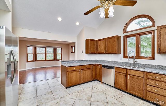 157 S Kings Road, Lake Sherwood, MO 63357