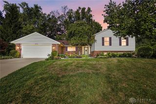 8713 Woodglen Point, Washington Twp, OH 45458