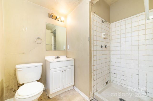 7126 Covecreek Drive, Charlotte, NC 28215