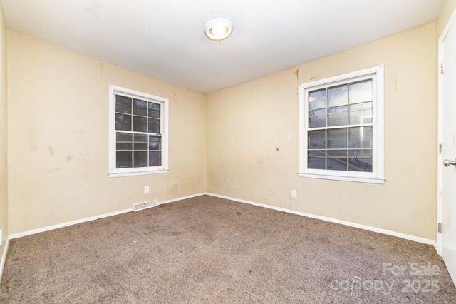 7126 Covecreek Drive, Charlotte, NC 28215