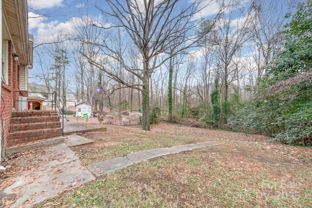 7126 Covecreek Drive, Charlotte, NC 28215