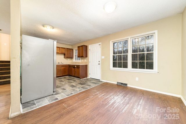 7126 Covecreek Drive, Charlotte, NC 28215