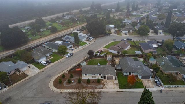 514 Tisdell Dr, Waterford, CA 95386