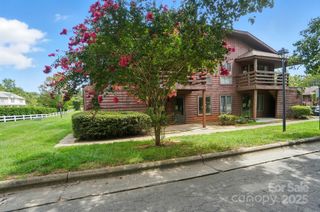 1823 J Julian Lane D, Charlotte, NC 28208
