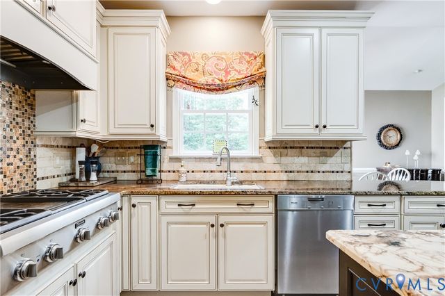 10102 Ashley Manor Ln, Mechanicsville, VA 23116