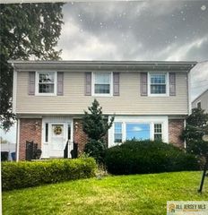 139 Bergen Street, Woodbridge Proper, NJ 07095
