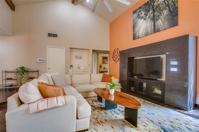 3204 Trevolle Place, Dallas, TX 75204