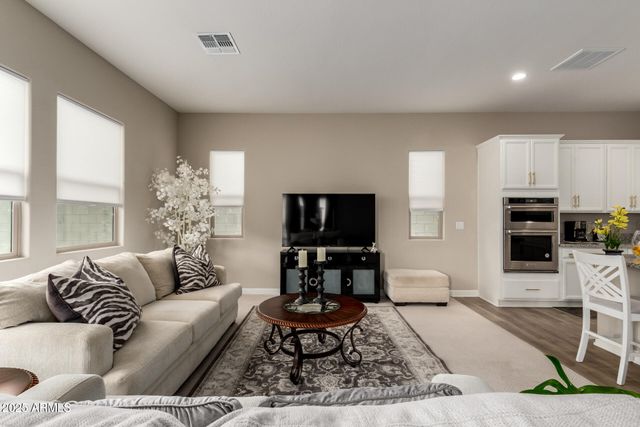 3983 W SERPENTINE Drive, San Tan Valley, AZ 85144