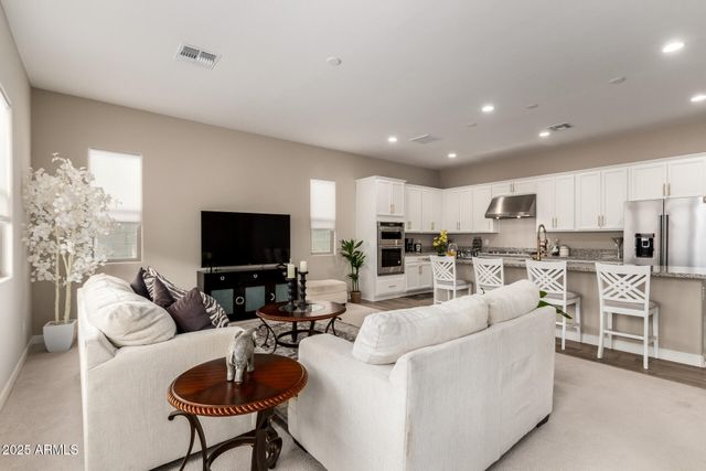 3983 W SERPENTINE Drive, San Tan Valley, AZ 85144