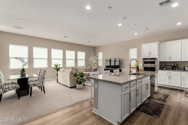 3983 W SERPENTINE Drive, San Tan Valley, AZ 85144