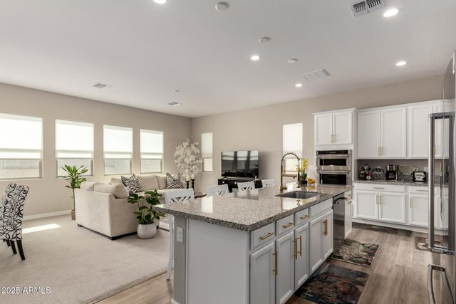 3983 W SERPENTINE Drive, San Tan Valley, AZ 85144