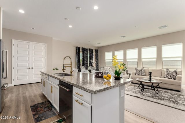 3983 W SERPENTINE Drive, San Tan Valley, AZ 85144