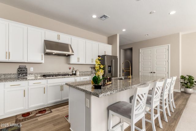 3983 W SERPENTINE Drive, San Tan Valley, AZ 85144