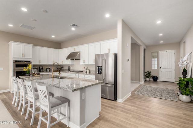 3983 W SERPENTINE Drive, San Tan Valley, AZ 85144