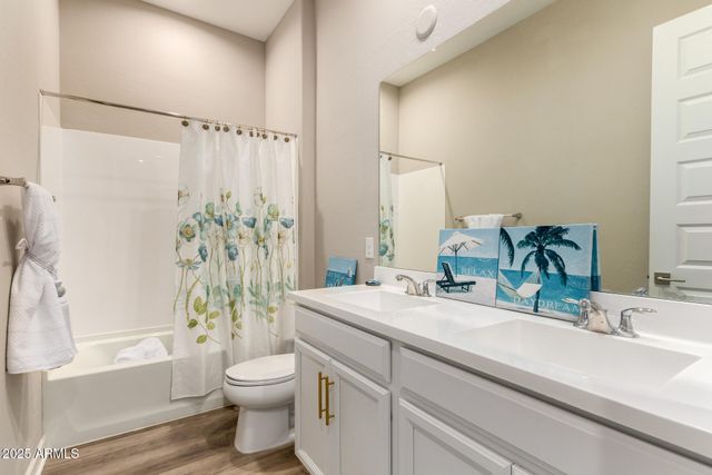 3983 W SERPENTINE Drive, San Tan Valley, AZ 85144