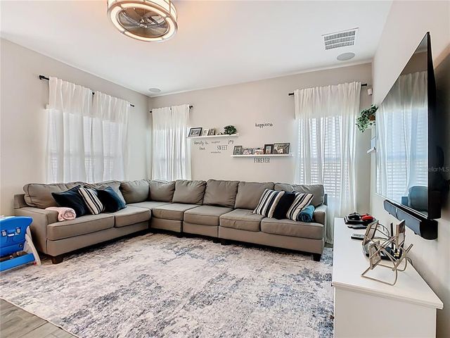 372 MEADOW POINTE DRIVE, Haines City, FL 33844