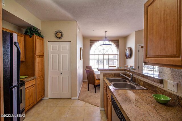 1500 E Pusch Wilderness Drive, Oro Valley, AZ 85737