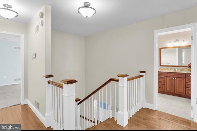 1813 HUNTER DR, Mechanicsburg, PA 17050
