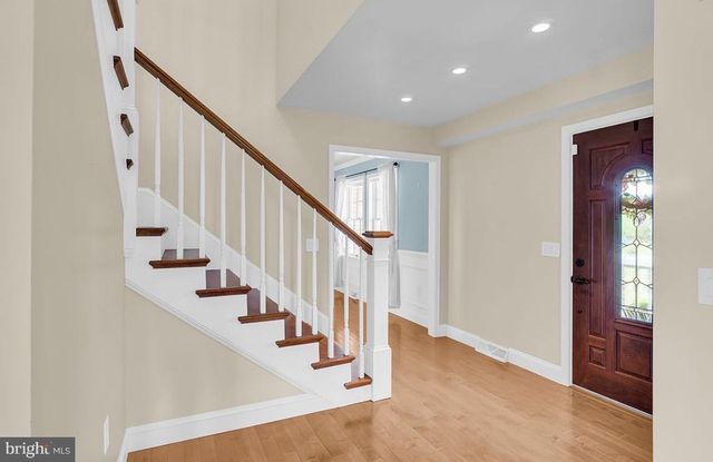 1813 HUNTER DR, Mechanicsburg, PA 17050