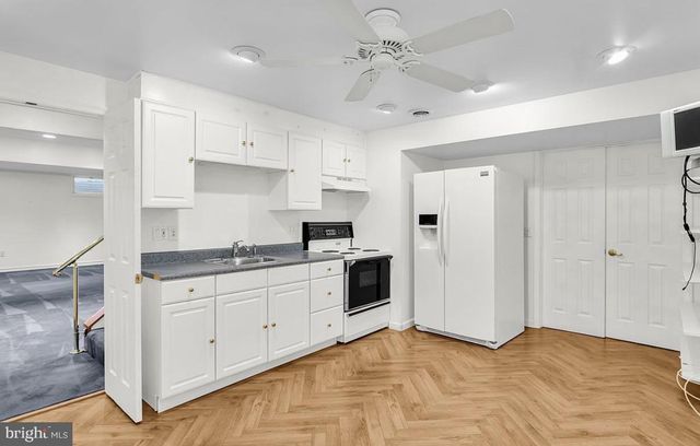 1813 HUNTER DR, Mechanicsburg, PA 17050