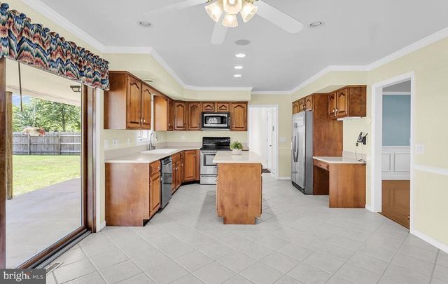 1813 HUNTER DR, Mechanicsburg, PA 17050