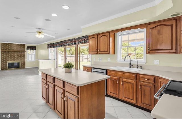 1813 HUNTER DR, Mechanicsburg, PA 17050