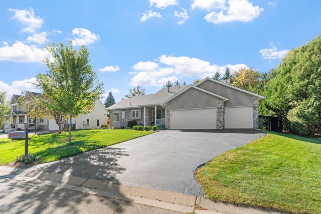 203 Carver Creek Place, Carver, MN 55315