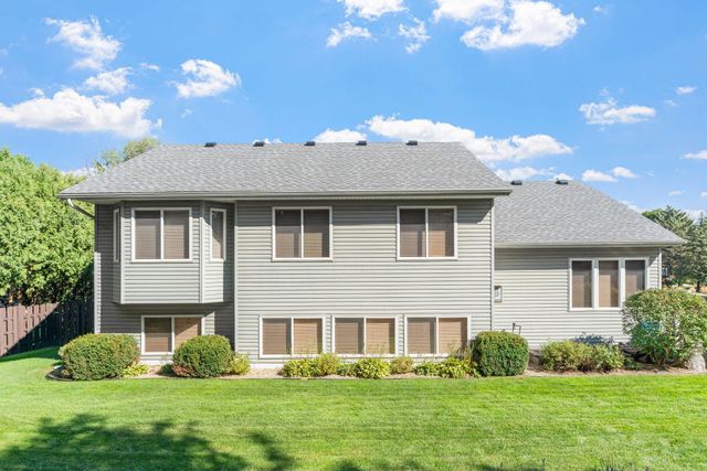 203 Carver Creek Place, Carver, MN 55315