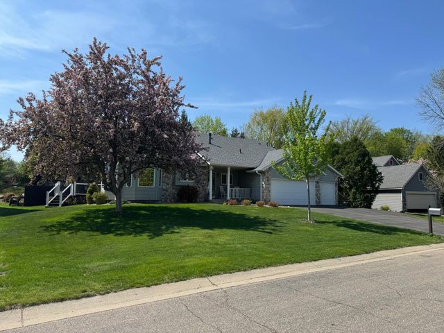 203 Carver Creek Place, Carver, MN 55315