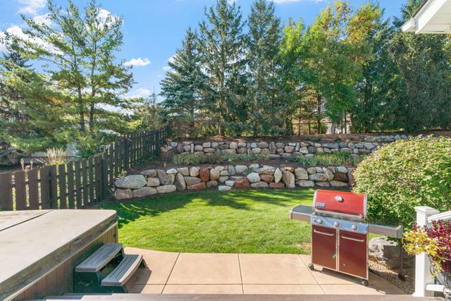 203 Carver Creek Place, Carver, MN 55315