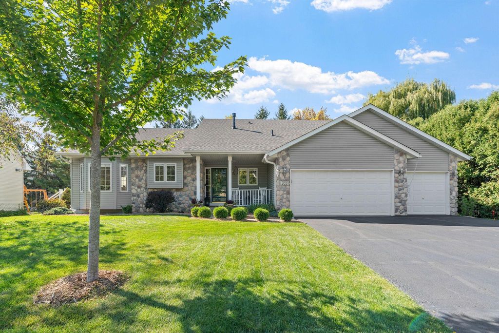 203 Carver Creek Place, Carver, MN 55315