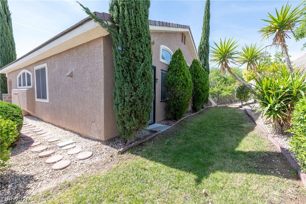 Image 6 of property listing at 1037 Novara Lane, Las Vegas, NV 89144