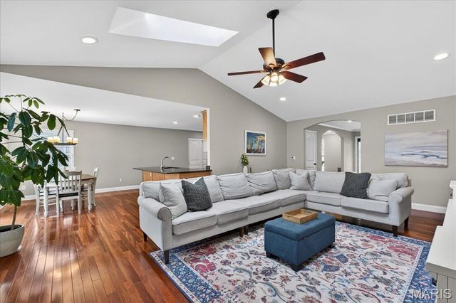 14949 Royalbrook Drive, Chesterfield, MO 63017