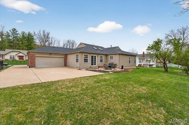 14949 Royalbrook Drive, Chesterfield, MO 63017