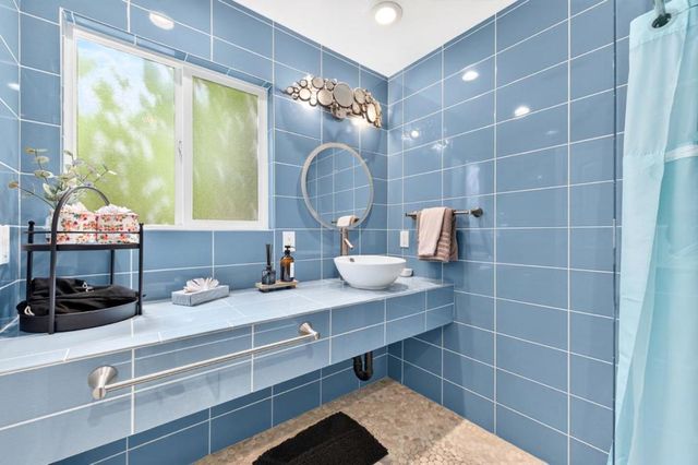 6543 Skyfarm Drive, San Jose, CA 95120