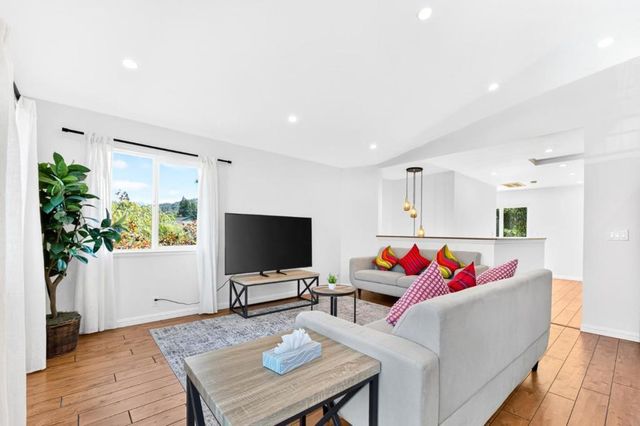 6543 Skyfarm Drive, San Jose, CA 95120
