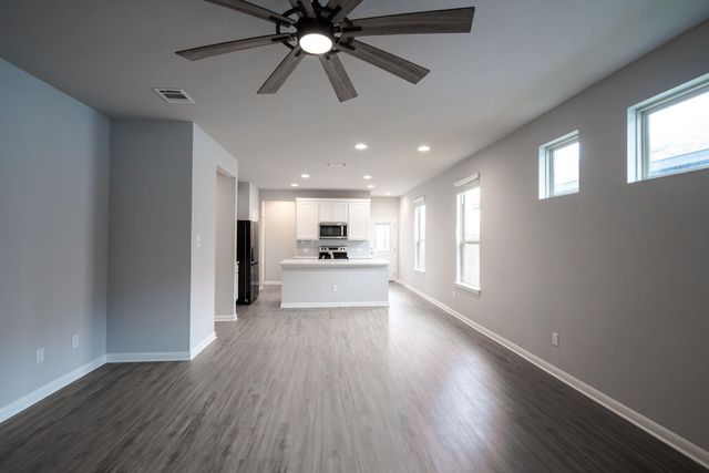 208 Kellys Heroes WAY, Jarrell, TX 76537