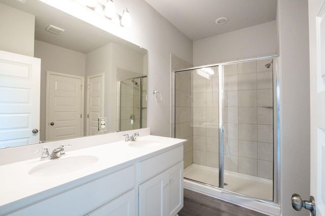 208 Kellys Heroes WAY, Jarrell, TX 76537