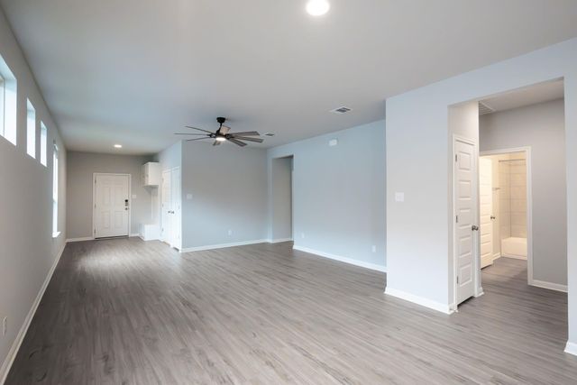 208 Kellys Heroes WAY, Jarrell, TX 76537