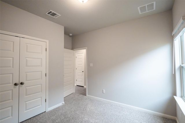 208 Kellys Heroes WAY, Jarrell, TX 76537