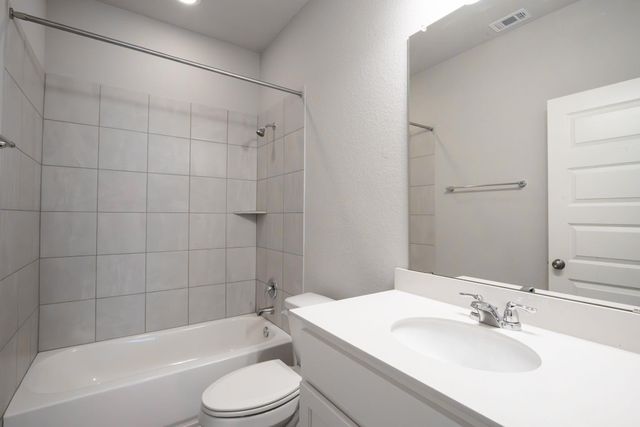 208 Kellys Heroes WAY, Jarrell, TX 76537