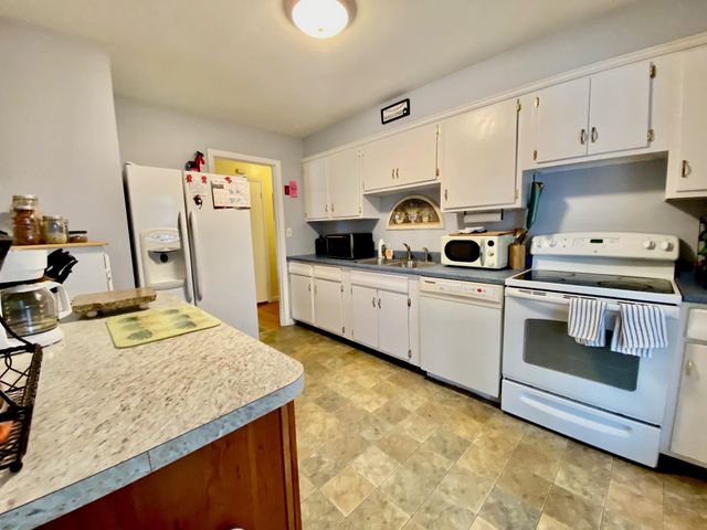 304 Stonybrook Drive, Williston, VT 05495
