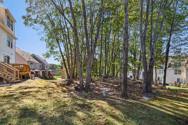 12 April Ct # B, Hudson, NH 03051