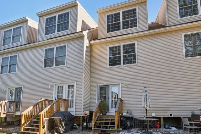 12 April Ct # B, Hudson, NH 03051