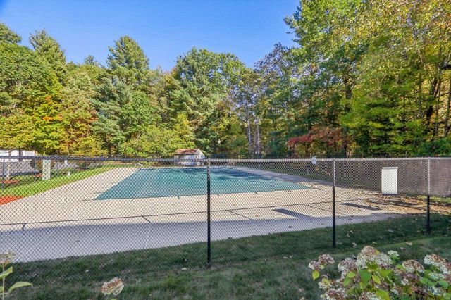12 April Ct # B, Hudson, NH 03051