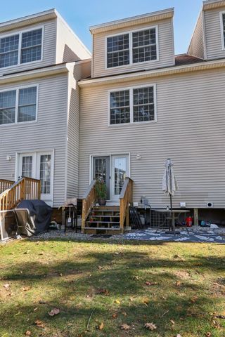 12 April Ct # B, Hudson, NH 03051