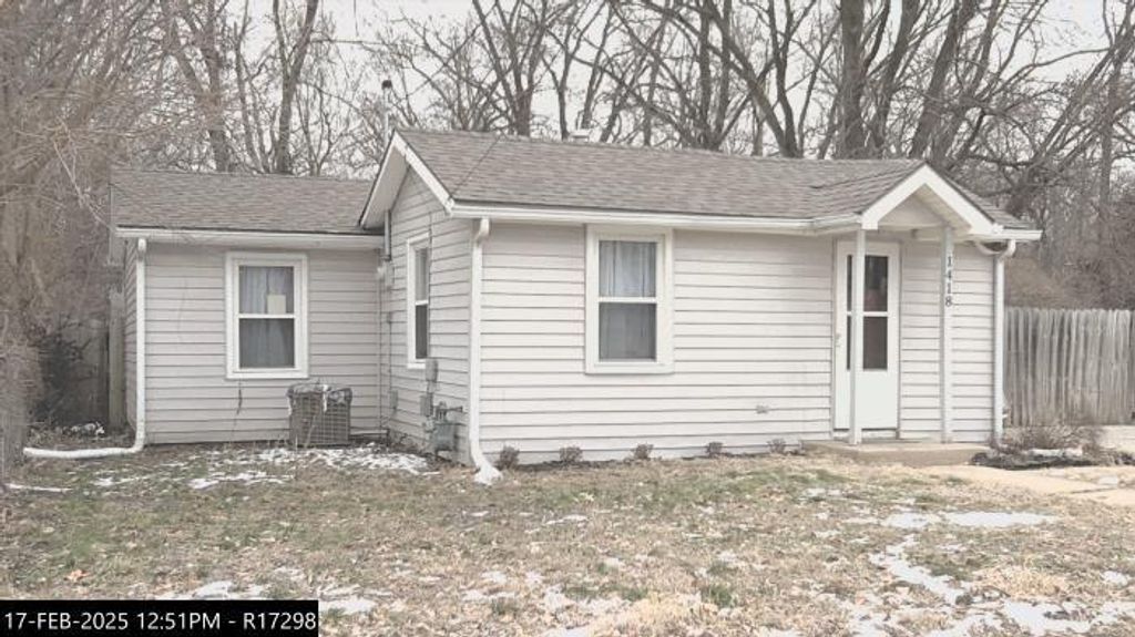 1418 Maple Lane, Lawrence, KS 66044