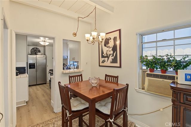 2905 W Chandler Boulevard, Burbank, CA 91505